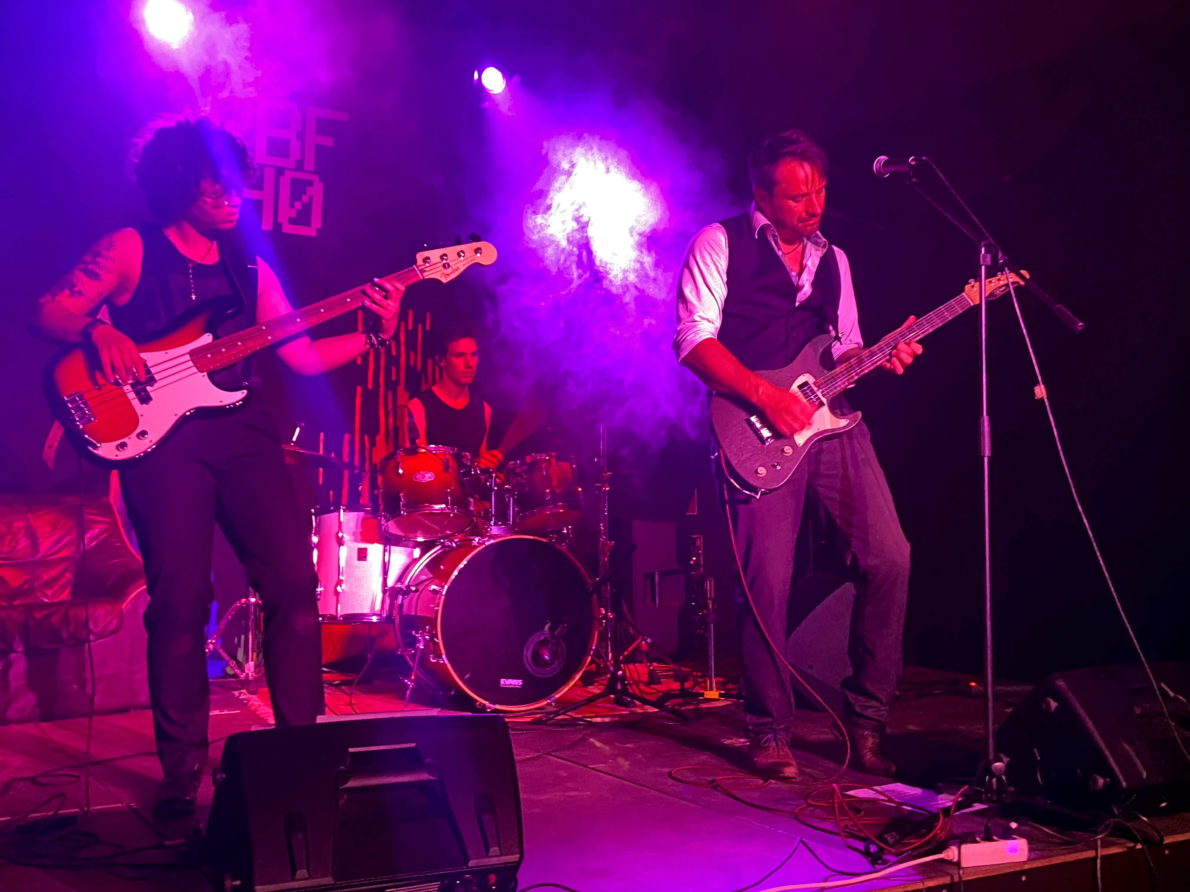 Kaumwalzer Live